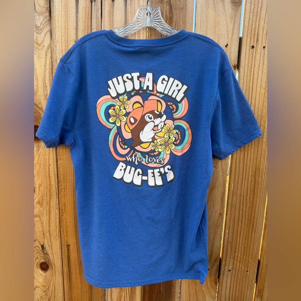 NWT “Just a girl who loves Buc-ees” T-Shirt Blue L